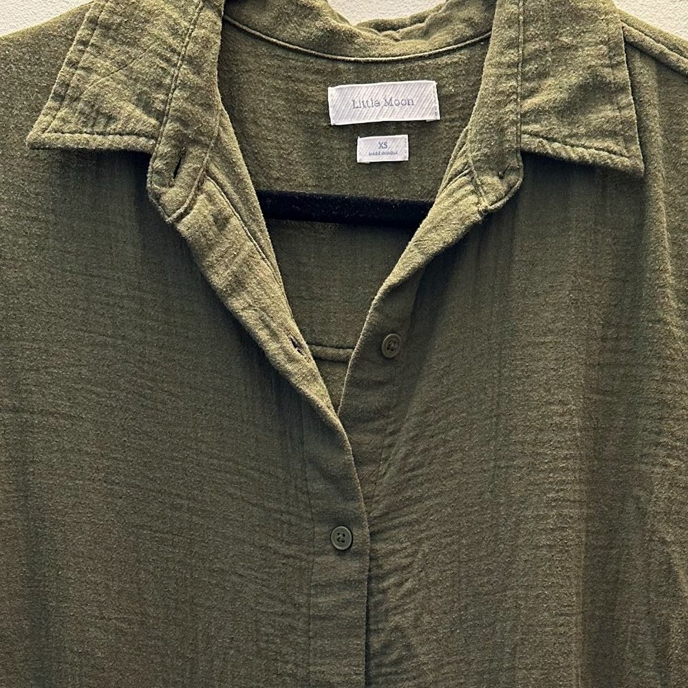 Aritizia Little Moon sail shirt Olive Green/fatigue color